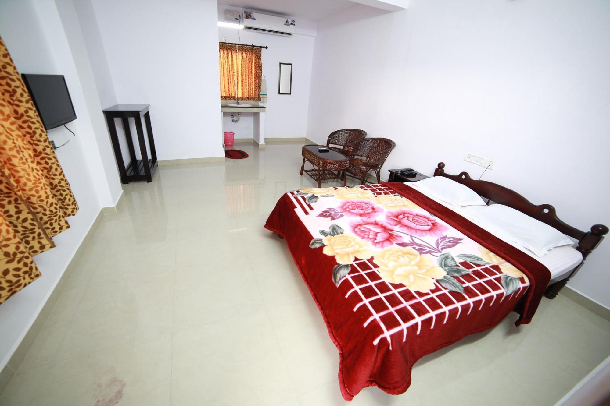 Dubai Hotel & Restaurant Kumarakom Buitenkant foto
